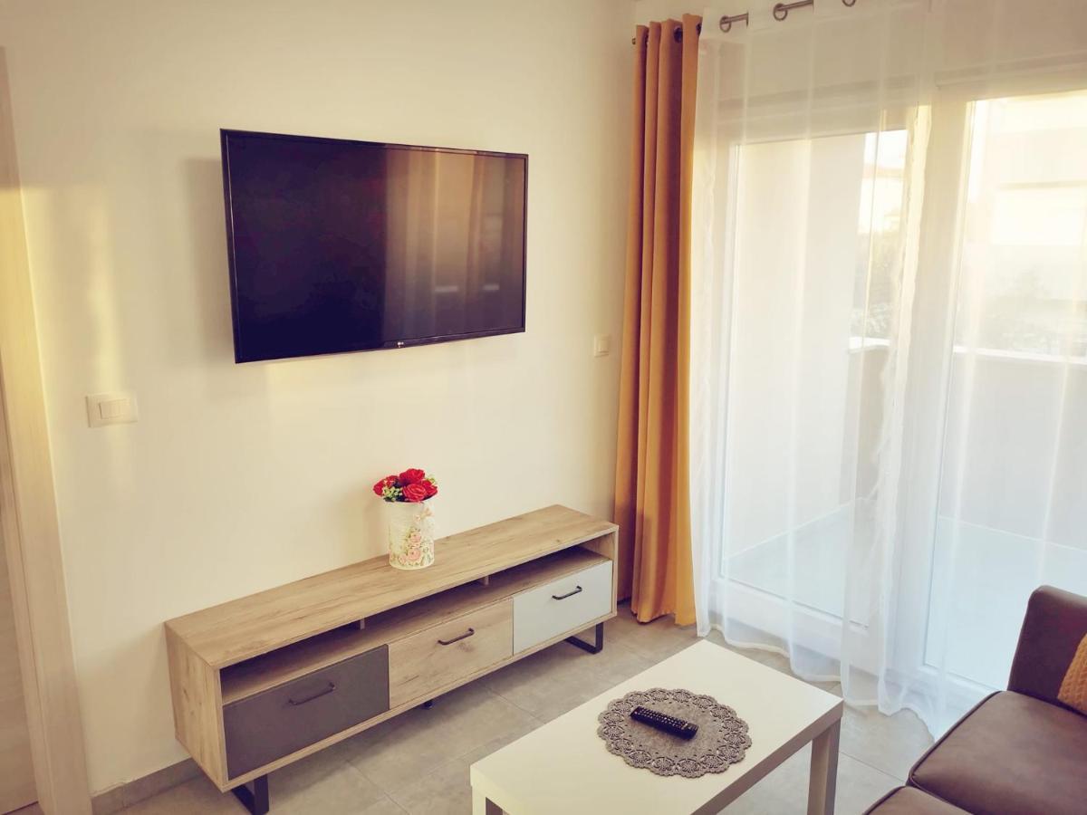 Marco Lukas Patrick: Quiet Apartment with Parking Near City Center Pula Exterior photo